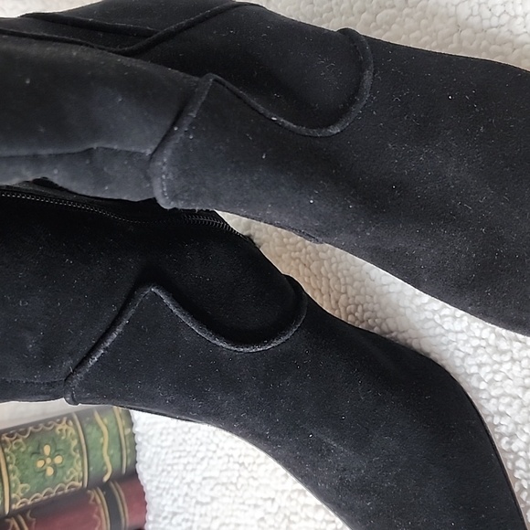 Neiman Marcus Lorenco Black Suede Leather Knee High Heeled Boots - Picture 5 of 15